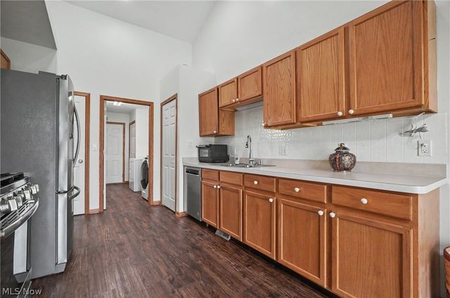 445 E Reserve Drive, Cuyahoga Falls, OH 44223