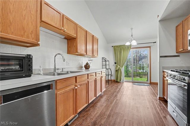 445 E Reserve Drive, Cuyahoga Falls, OH 44223