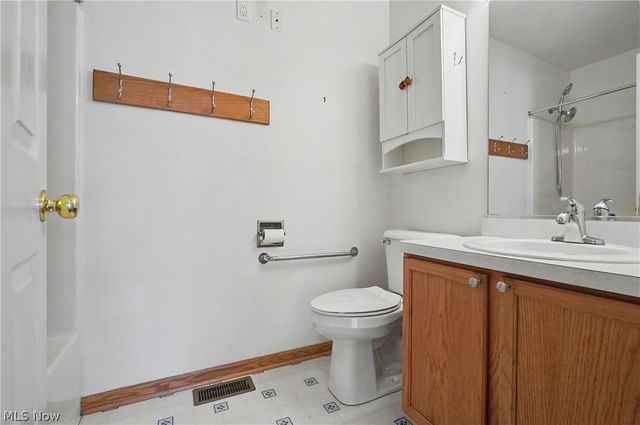 445 E Reserve Drive, Cuyahoga Falls, OH 44223