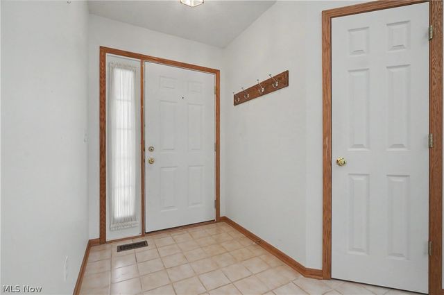 445 E Reserve Drive, Cuyahoga Falls, OH 44223