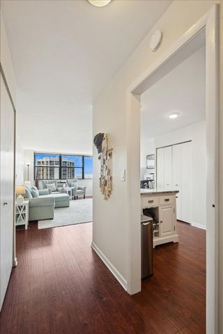 2700 N Hampden Court 18E, Chicago, IL 60614