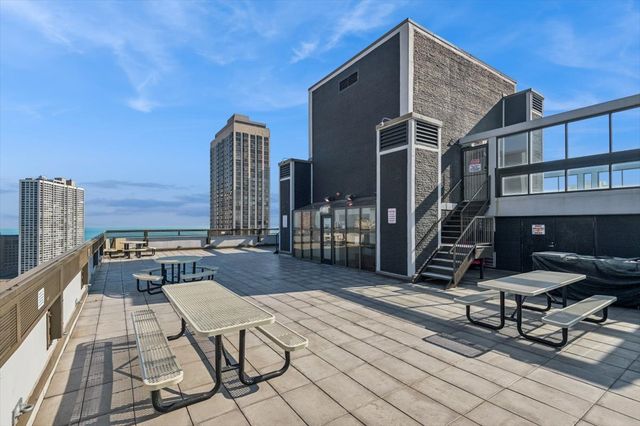 2700 N Hampden Court 18E, Chicago, IL 60614