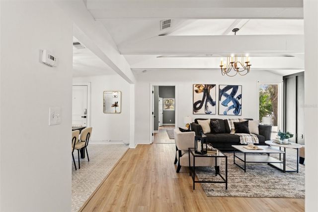 1402 HILTON PLACE, Tampa, FL 33604