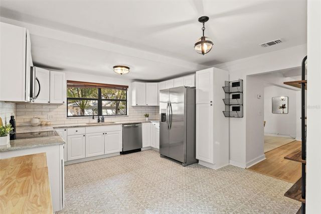 1402 HILTON PLACE, Tampa, FL 33604