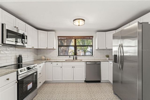 1402 HILTON PLACE, Tampa, FL 33604