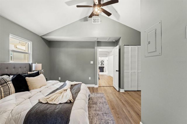 1402 HILTON PLACE, Tampa, FL 33604