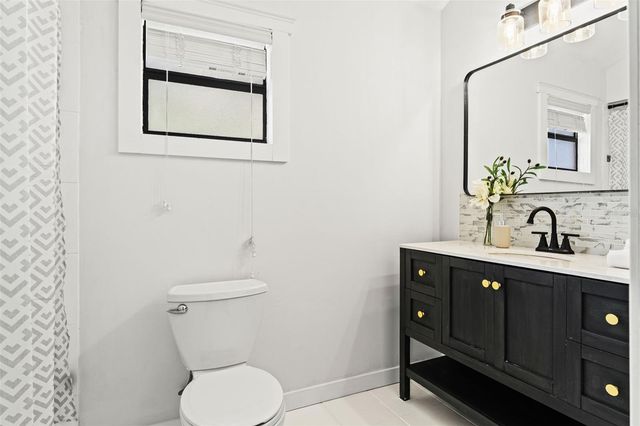 1402 HILTON PLACE, Tampa, FL 33604