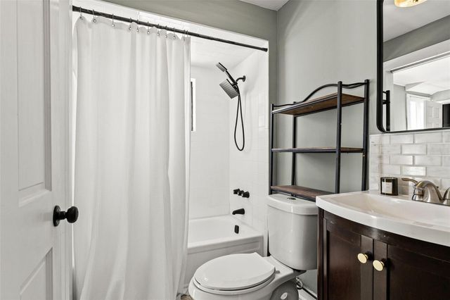 1402 HILTON PLACE, Tampa, FL 33604