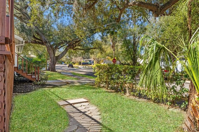 1402 HILTON PLACE, Tampa, FL 33604