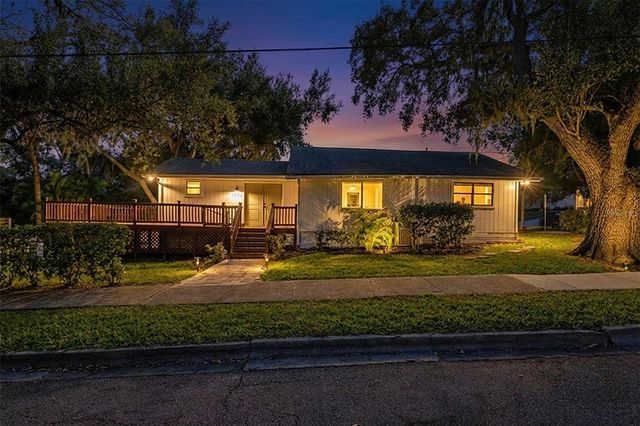 1402 HILTON PLACE, Tampa, FL 33604