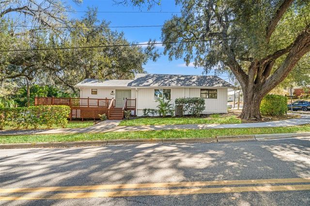 1402 HILTON PLACE, Tampa, FL 33604