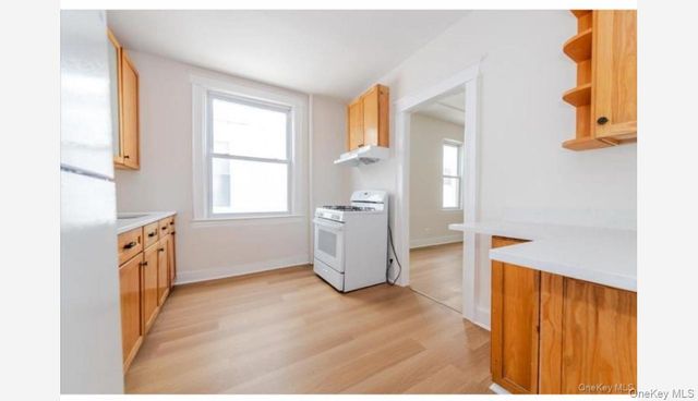 959 Van Nest Avenue 2, Bronx, NY 10462