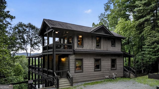50 Broken Arrow Path, Blue Ridge, GA 30513