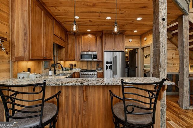50 Broken Arrow Path, Blue Ridge, GA 30513