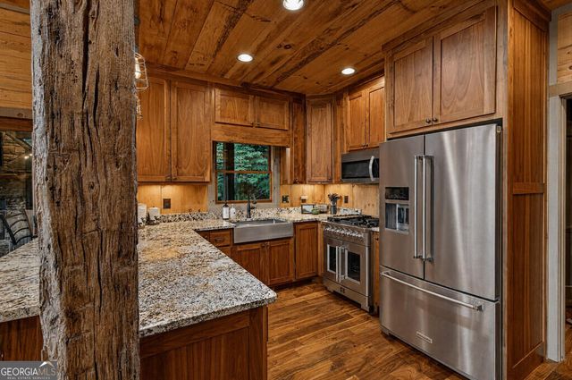 50 Broken Arrow Path, Blue Ridge, GA 30513