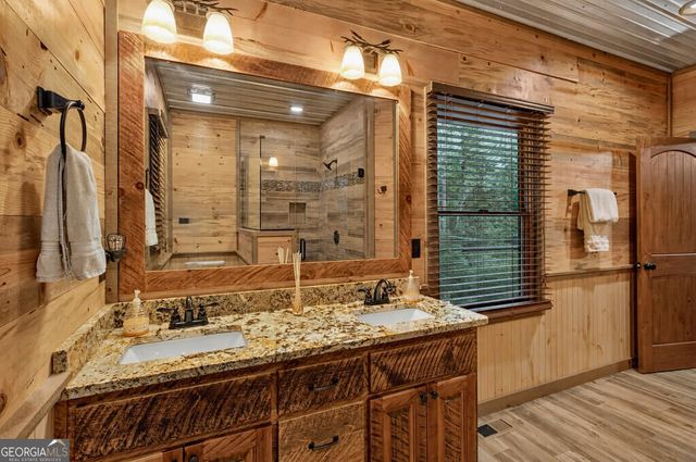 50 Broken Arrow Path, Blue Ridge, GA 30513