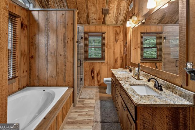 50 Broken Arrow Path, Blue Ridge, GA 30513