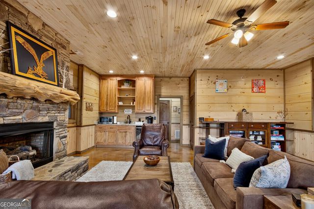50 Broken Arrow Path, Blue Ridge, GA 30513