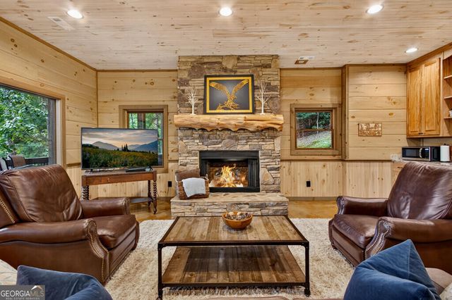 50 Broken Arrow Path, Blue Ridge, GA 30513