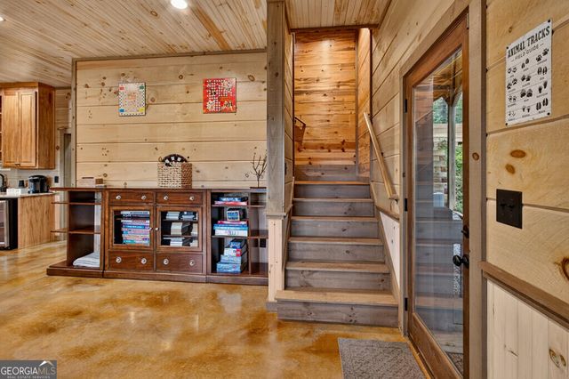 50 Broken Arrow Path, Blue Ridge, GA 30513