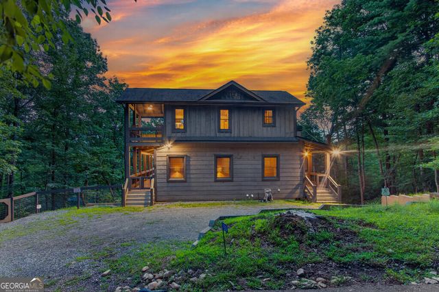 50 Broken Arrow Path, Blue Ridge, GA 30513