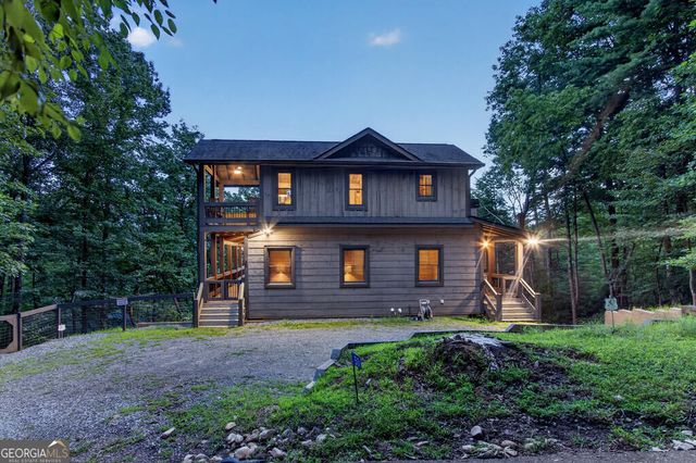 50 Broken Arrow Path, Blue Ridge, GA 30513