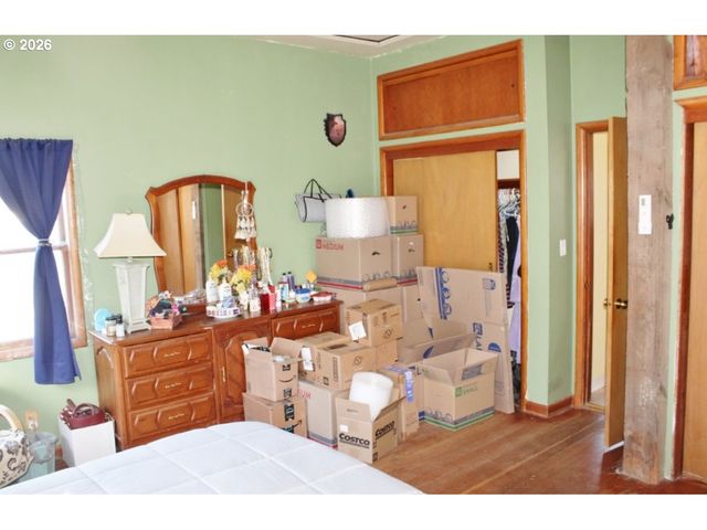 212 CONCORD St, Helix, OR 97835