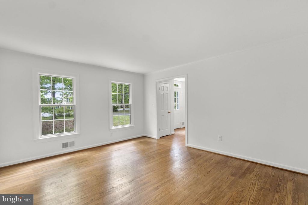 Image 7 of property listing at 17486 TIMBERLEIGH WAY, Woodbine, MD 21797