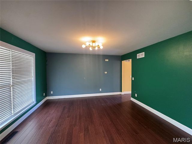 122 Pine Needle Drive, Wentzville, MO 63385