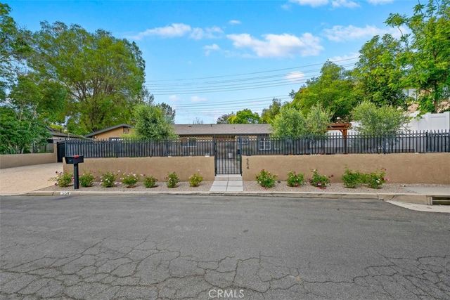 554 Calle Jazmin, Thousand Oaks, CA 91360
