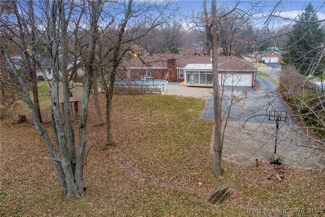 740 S Forrest Drive, Sellersburg, IN 47172