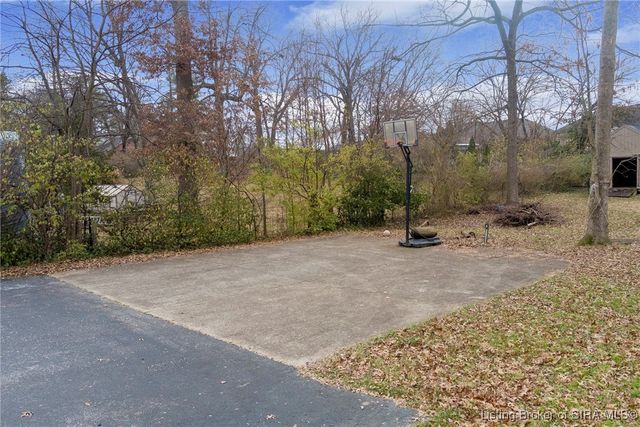 740 S Forrest Drive, Sellersburg, IN 47172