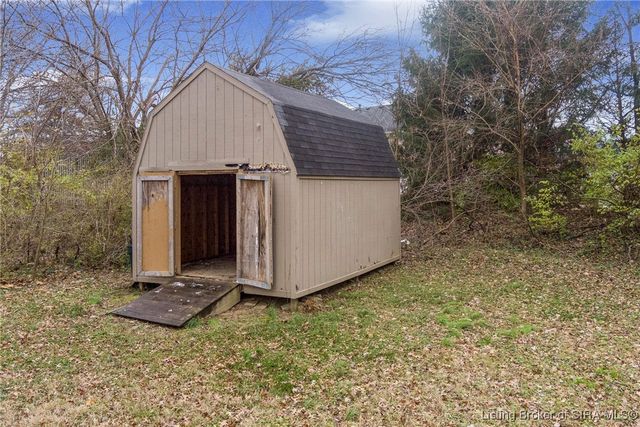 740 S Forrest Drive, Sellersburg, IN 47172