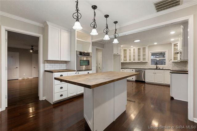 740 S Forrest Drive, Sellersburg, IN 47172