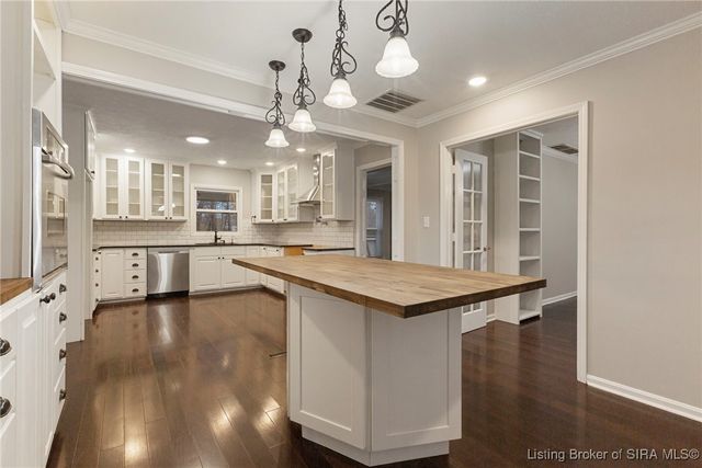 740 S Forrest Drive, Sellersburg, IN 47172