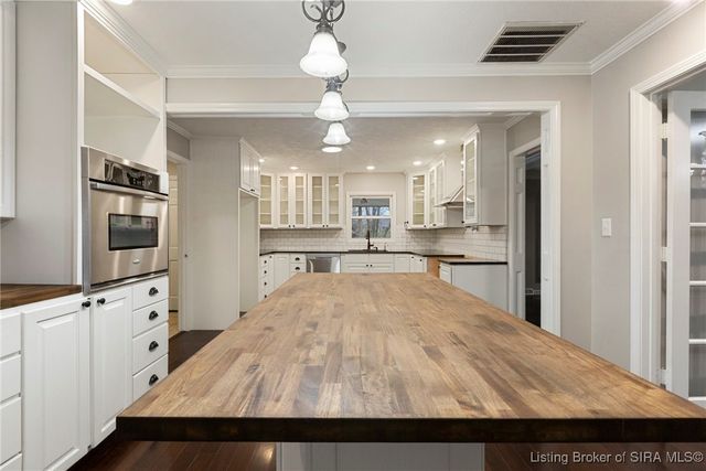 740 S Forrest Drive, Sellersburg, IN 47172