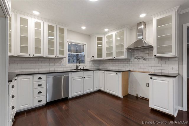 740 S Forrest Drive, Sellersburg, IN 47172