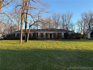 740 S Forrest Drive, Sellersburg, IN 47172