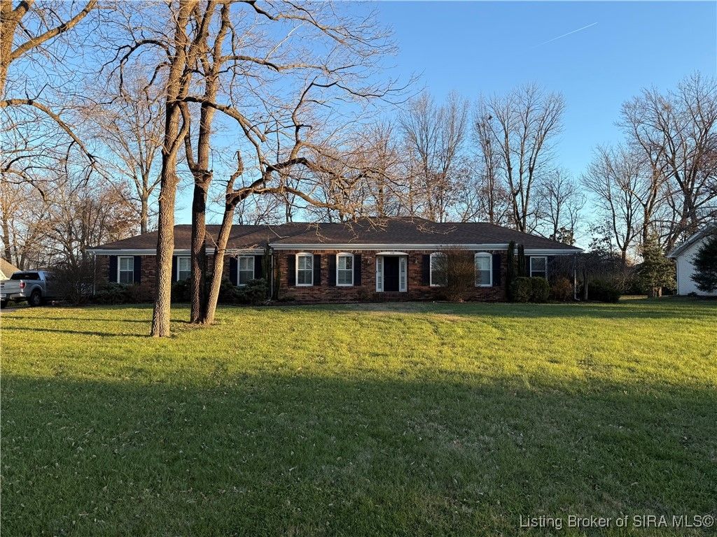 740 S Forrest Drive, Sellersburg, IN 47172