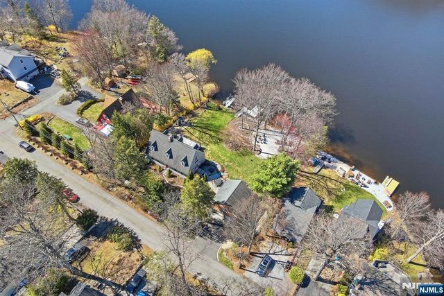 173 Point Breeze Drive, West Milford, NJ 07421