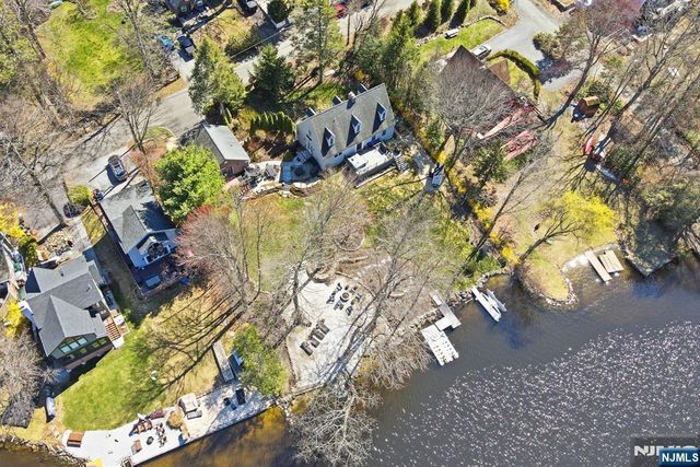 173 Point Breeze Drive, West Milford, NJ 07421