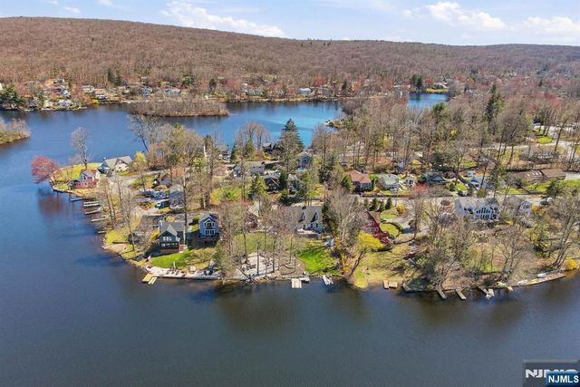 173 Point Breeze Drive, West Milford, NJ 07421