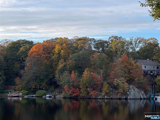 173 Point Breeze Drive, West Milford, NJ 07421