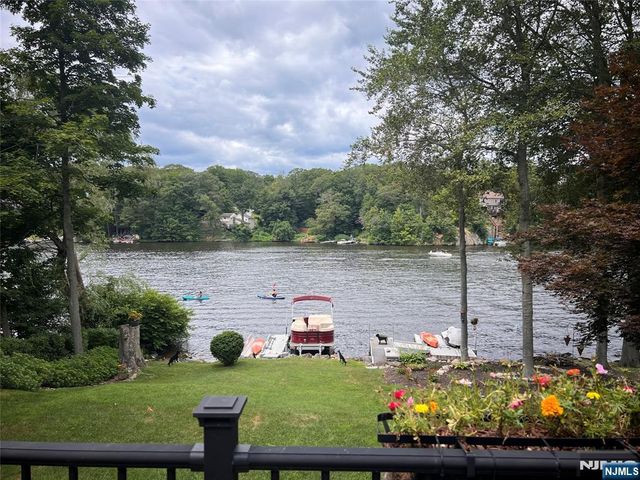 173 Point Breeze Drive, West Milford, NJ 07421