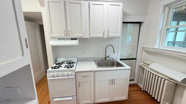1155 Saint Johns Avenue B, Highland Park, IL 60035