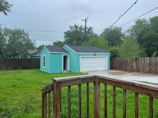 3114 Topeka St, Corpus Christi, TX 78404