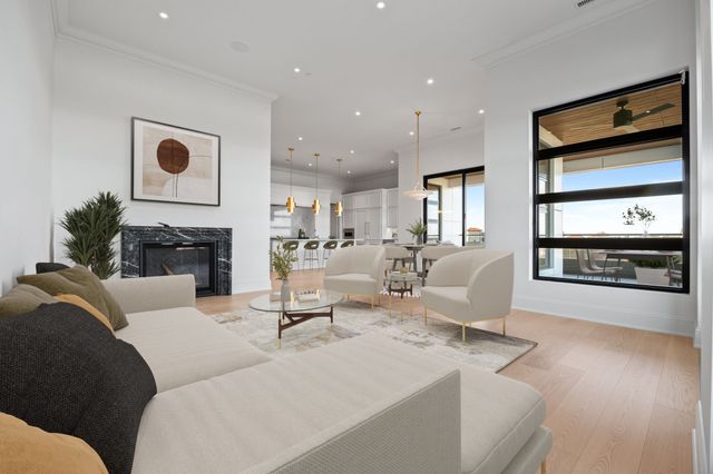 595 60th Street S 305, West Des Moines, IA 50266