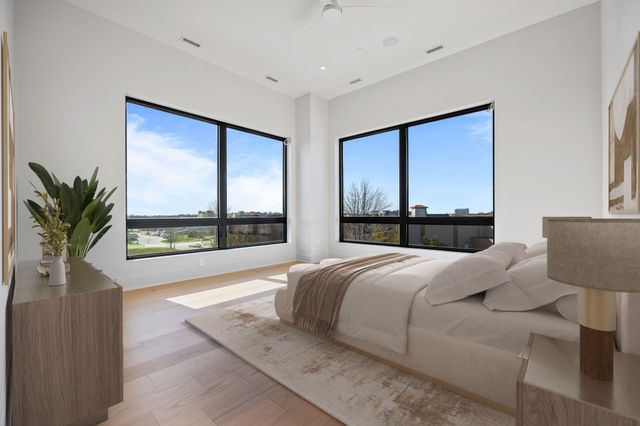 595 60th Street S 305, West Des Moines, IA 50266