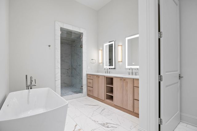 595 60th Street S 305, West Des Moines, IA 50266