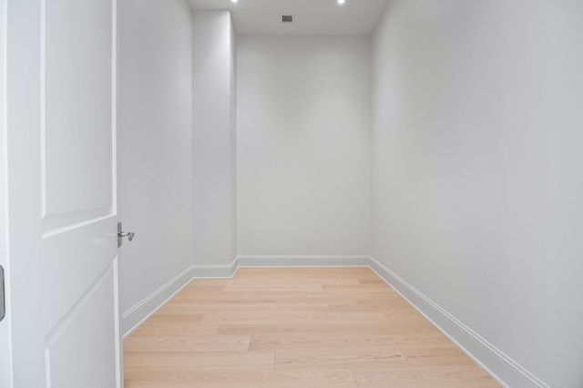 595 60th Street S 305, West Des Moines, IA 50266